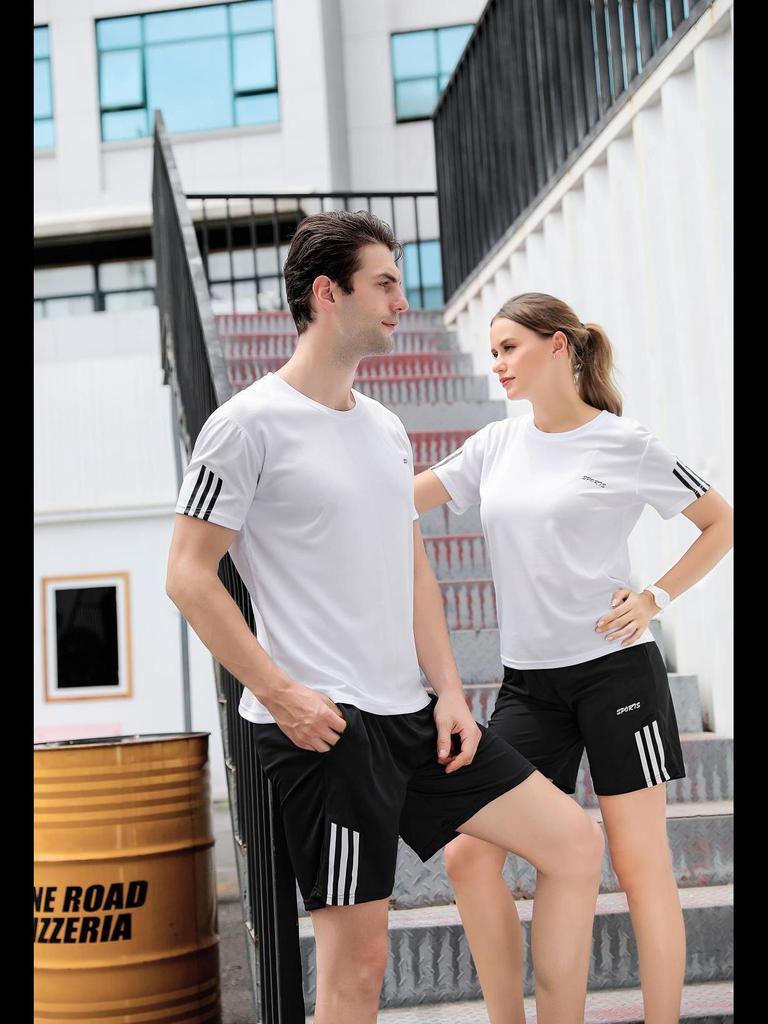 Men's Summer Gym Running Set: Loose-fit Quick-drying T-shirt with Round Neck and Printed Design.