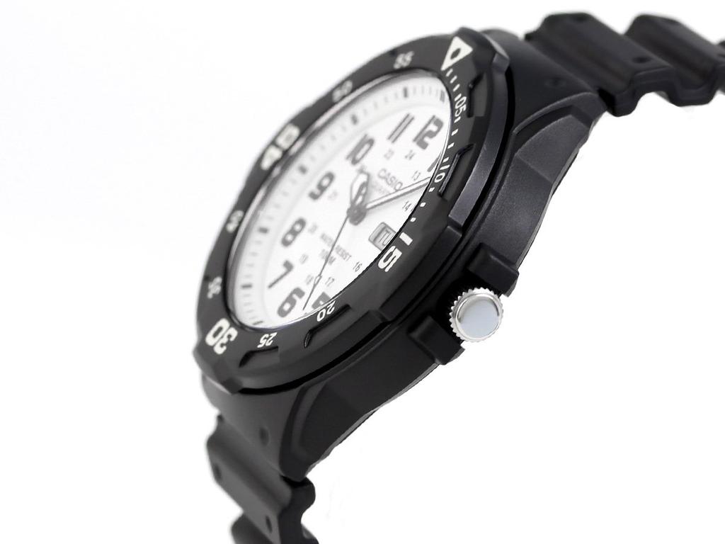 Casio Standard Watch, Unisex, MRW-200H-7BVDF, Quartz, White/Black [Used]