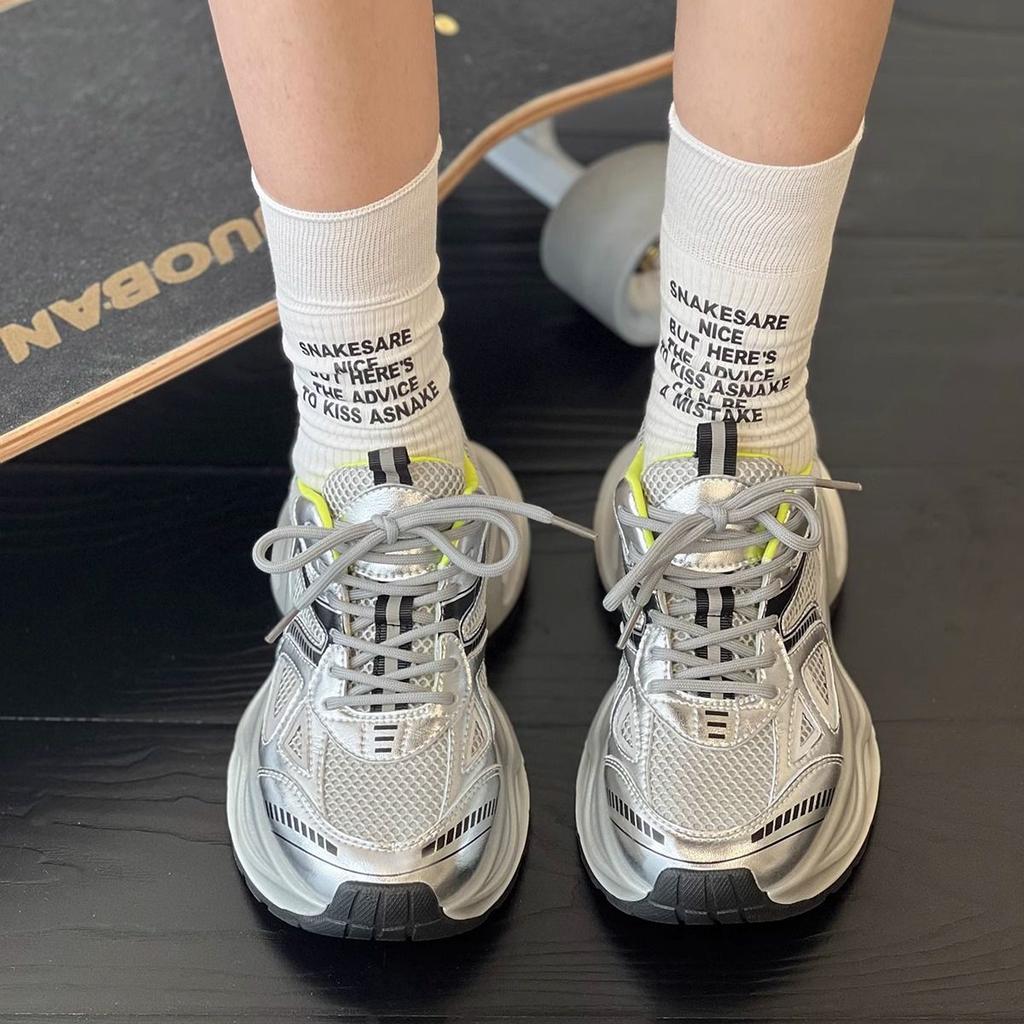 2025 Frühling neue dicksohlige Damen atmungsaktive vielseitige Freizeitschuhe Retro Lauf-Fitness-Sneaker
