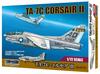 Doyusha Maßstab 1/72 US Army TA-7C Corsair II (Zweisitzer) Kunststoffmodellbausatz 87209, farbig gegossen