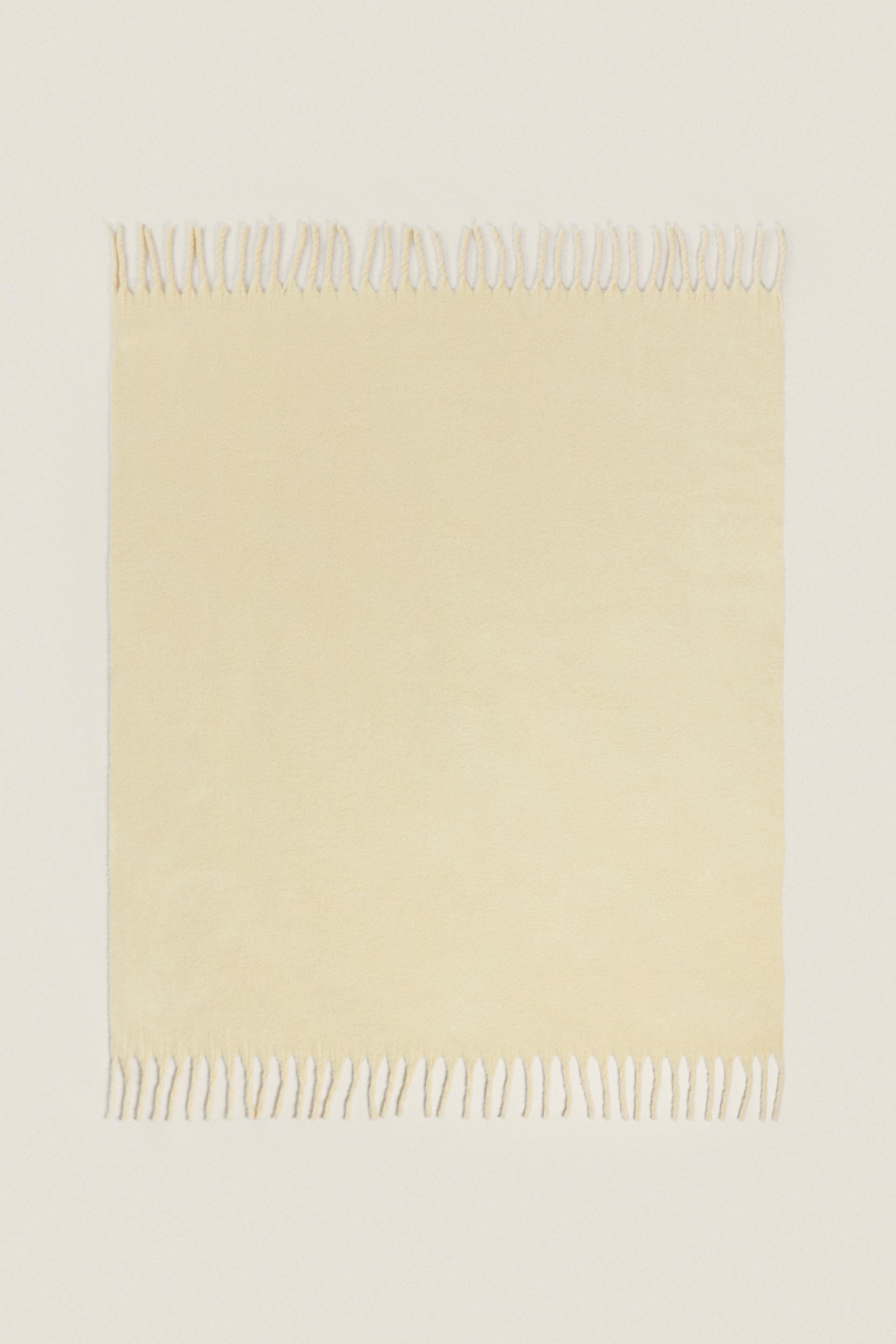 

КАРДОВАННОЕ ШЕРСТЯНОЕ ОДЕЯЛО