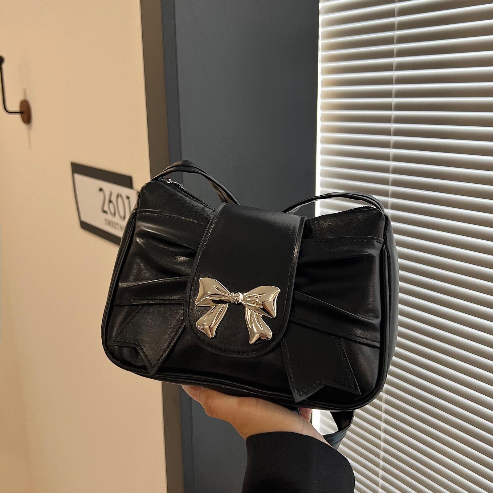 

Сумка на плечо с плиссировкой в корейском стиле, женская, 2025 лето, новая, универсальная, ins, подмышечная сумка, женская сумка чёрный