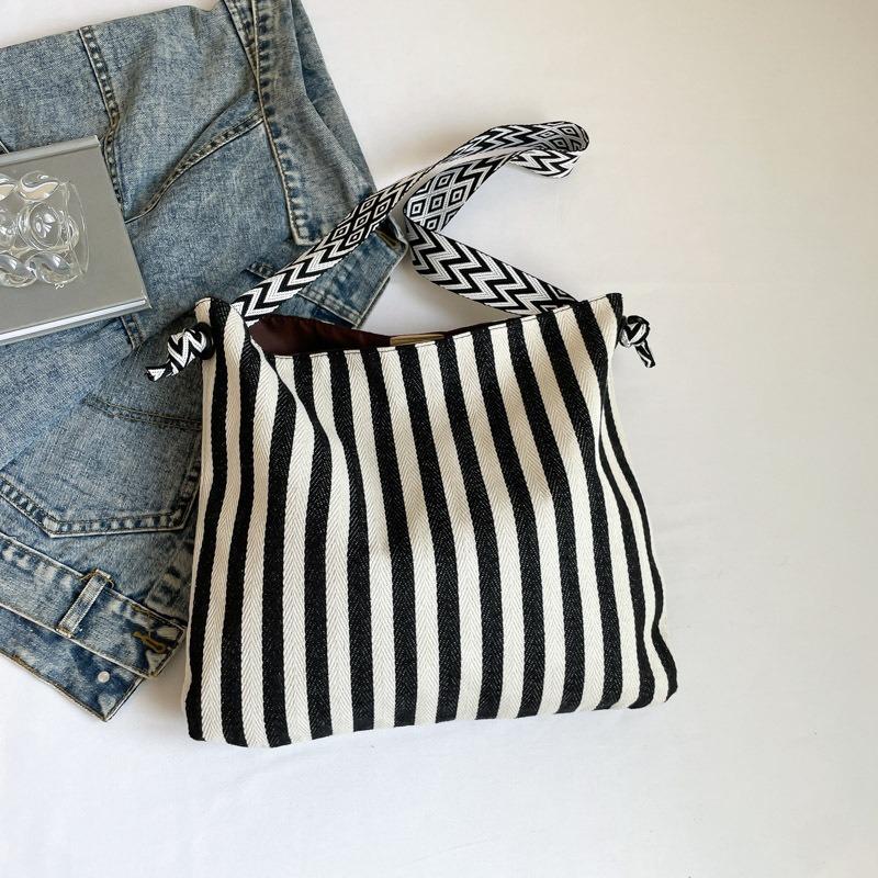 Canvas Bag Women's Large-capacity New Summer Leisure Shoulder Shopping Bag Striped Class Tote Bag