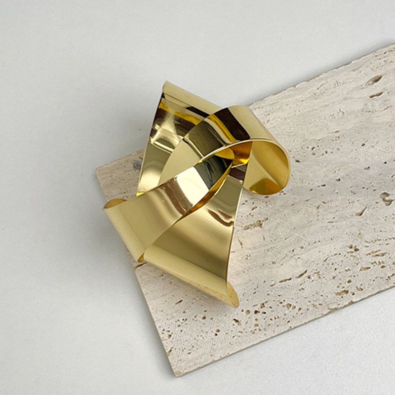 Fashion Exaggerated Glossy Metal Cross Open Wide Version Bracelet Women s Light Luxury Minority Fancy Exquisite Couple Bracelet Gold