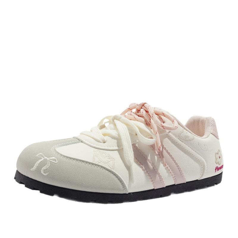 Uformelle flate sko Koreansk stil Mote Damesko Allsidige fritidssko Nisjedesign Hvite sko