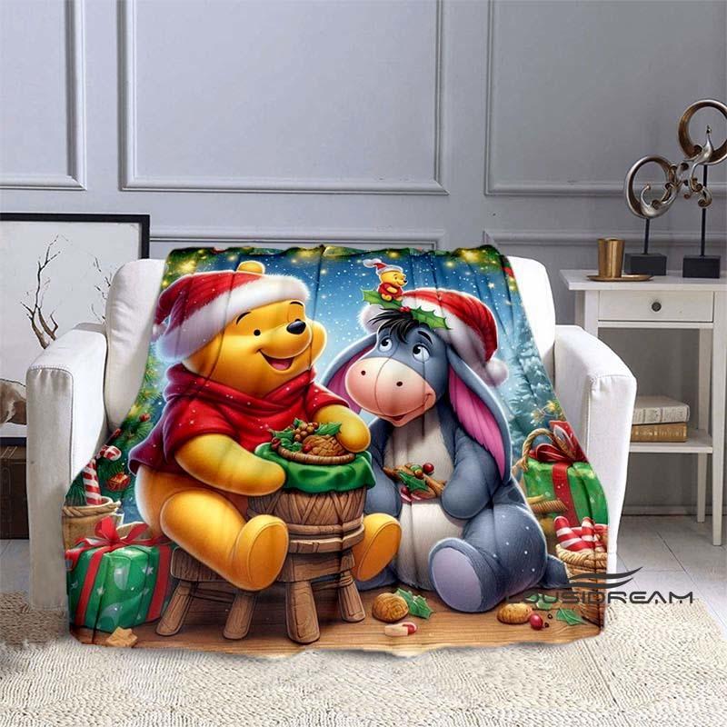 This fun cartoon Pooh Bear blanket is lightweight and breathable, suitable for dormitories, naps, living rooms, offices, and all