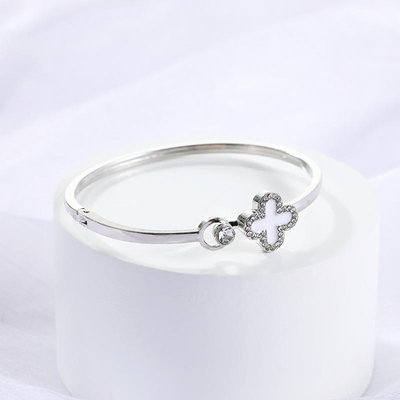 

1 шт. Модный браслет с четырьмя листами клевера и бриллиантами, изысканный высококачественный браслет Джокера, креативные стойкие украшения.