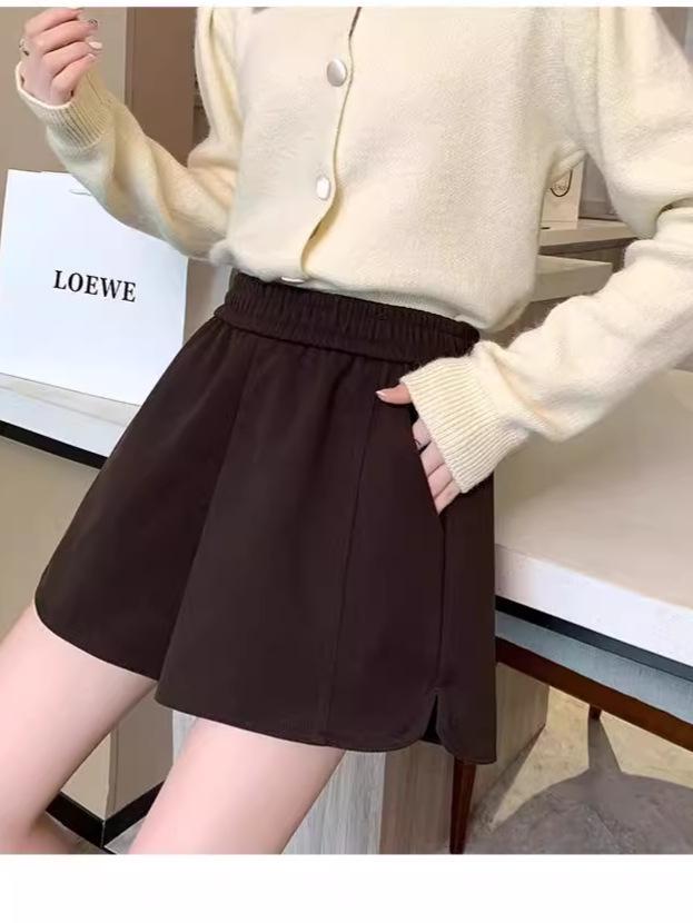 Women's Black High-Waist Woolen A-Line Wide-Leg Shorts - Autumn/Winter Casual Wear