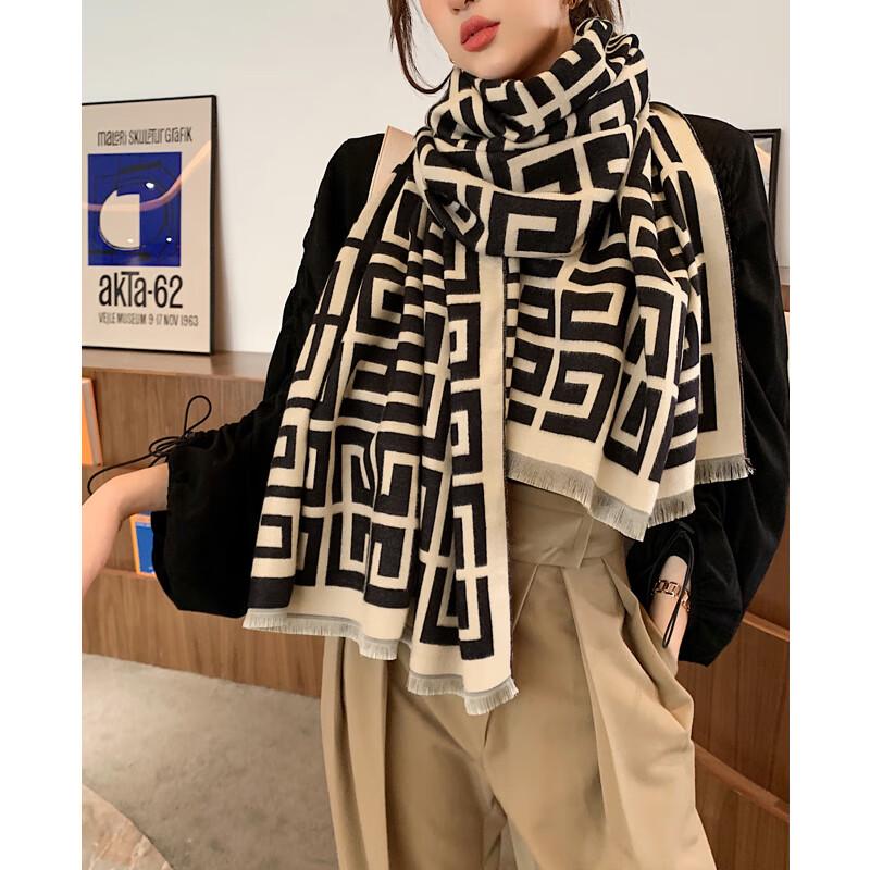 VICTORIA&VERA Elegant Large Fringed Scarf