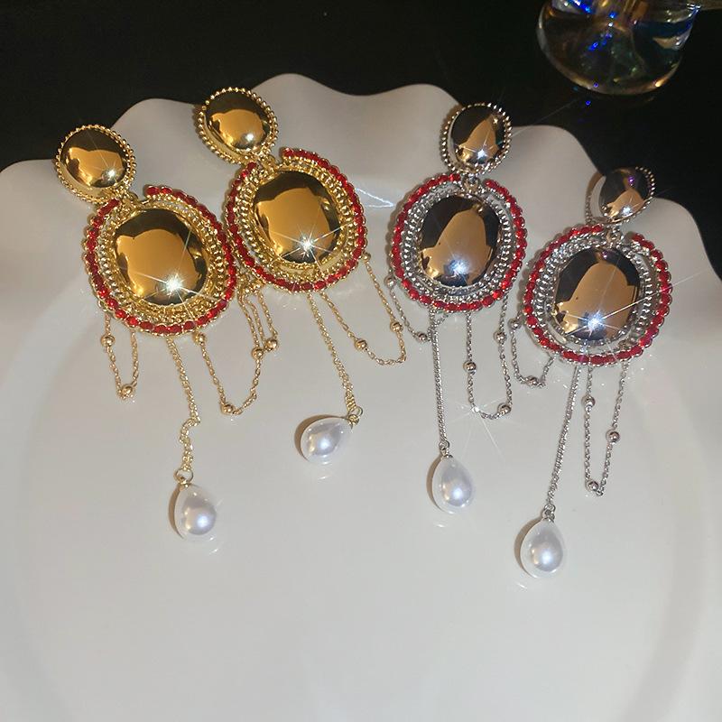 Exaggerated oval pearl fringed earrings fashion high-end temperament earrings light luxury atmospheric earrings women