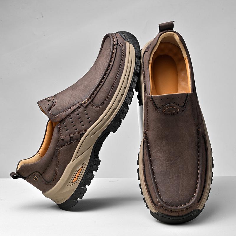 Men's 2025 New Style Outdoor Casual Leather Slip-On Loafers for Hiking and Mountaineering