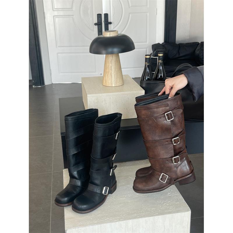 

Cowhide version wide knight boots women s boots 2025 new low heel belt buckle western wasteland wind boots 40 темно-коричневого кольору