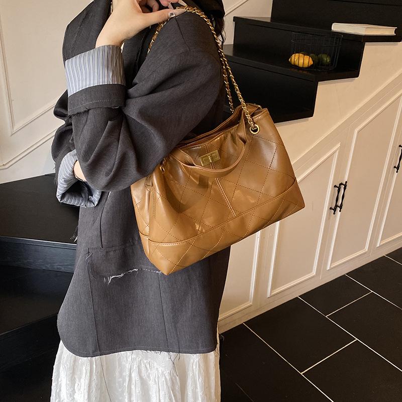 Lingge Chain Large Capacity Bag, New Fashionable Small Fragrant Style Crossbody Women's Bag, Retro Commuter Tote Bag