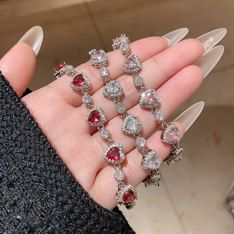 Korean Style 3D Heart Bracelet | Luxurious, Sweet, and Versatile Design