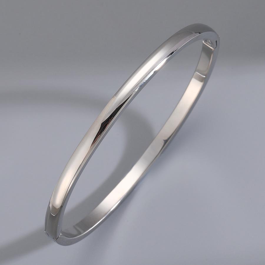 

2024 Гарячий тренд Срібний браслет-бенгл з титанової сталі з діамантами для жінок