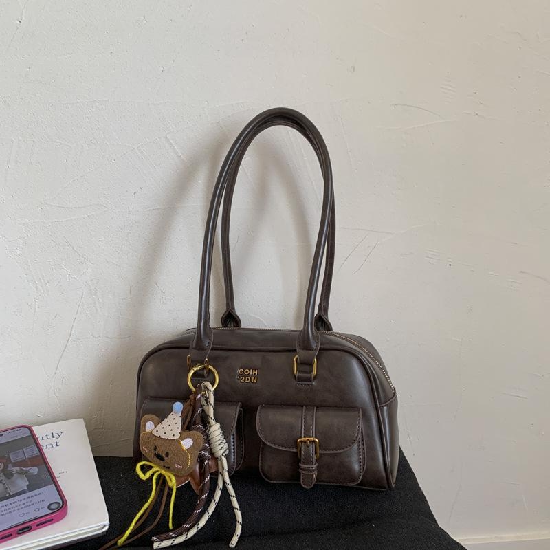 This year's popular Boston bag women's large-capacity 2025 new autumn and winter retro shoulder underarm commuter pillow bag