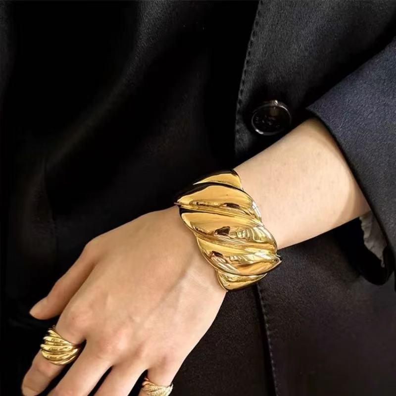 European-American Twill Cuff Bracelet: Exaggerated, Fashionable, Luxurious, Stylish Jewelry