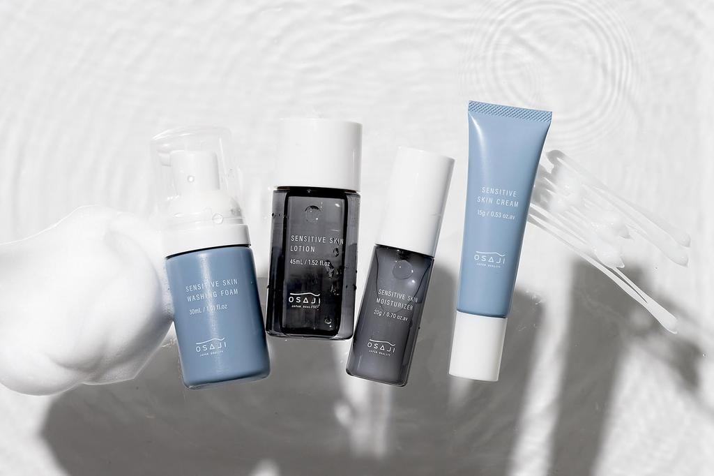 Osaji Sensitive Skin Trial Set je řada péče o pleť navržená k prevenci suchosti a citlivosti, která co nejvíce eliminuje dráždivé složky jako čisticí pleťové mléko.