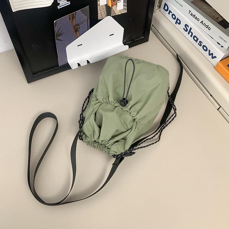 Simple Drawstring Messenger Bag Casual Shoulder Bag Trendy Outdoor Mobile Phone Bag Bundle Mouth Personalized Lightweight Bucket Bag