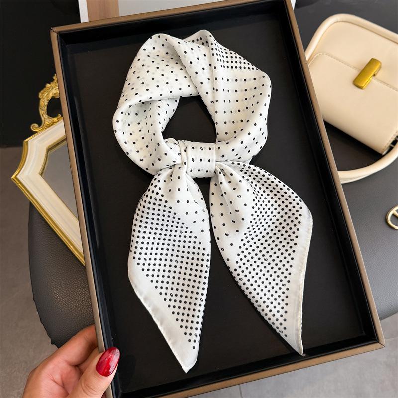 Luxury Temperament Rose Scarf, Spring and Autumn Women's Neck Protection, Scarf, Sunscreen Shawl, New Imitation Silk 71cm Square Scarf