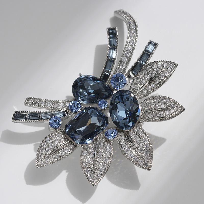 Bo Xin Yun Deep Sea Blue Crystal Animal Brooch - High-end Lapel Pin Accessory