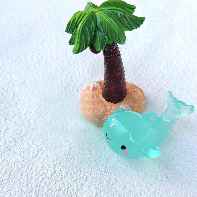 1Pc Mini Luminous Whale Home Decor Landscaping Resin Crafts Glowing Whale Garden Fish Tank Miniatures Ornaments Decoration