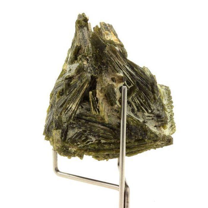 Pierres et Minéraux. Epidote. 230.80 ct. Chamrousse, Belledonne, Isère, France.