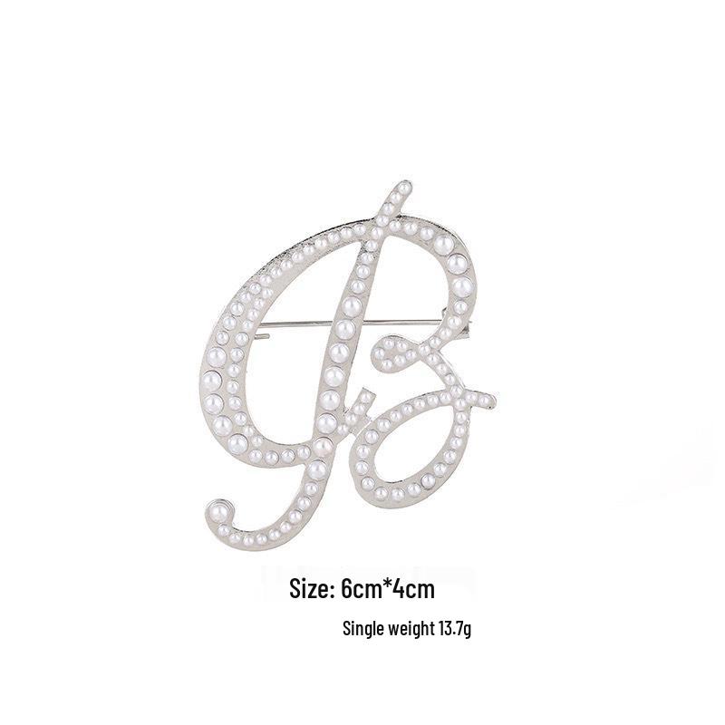 Elegantní brož s perlovým písmenem (26 písmen): Všestranný módní doplněk