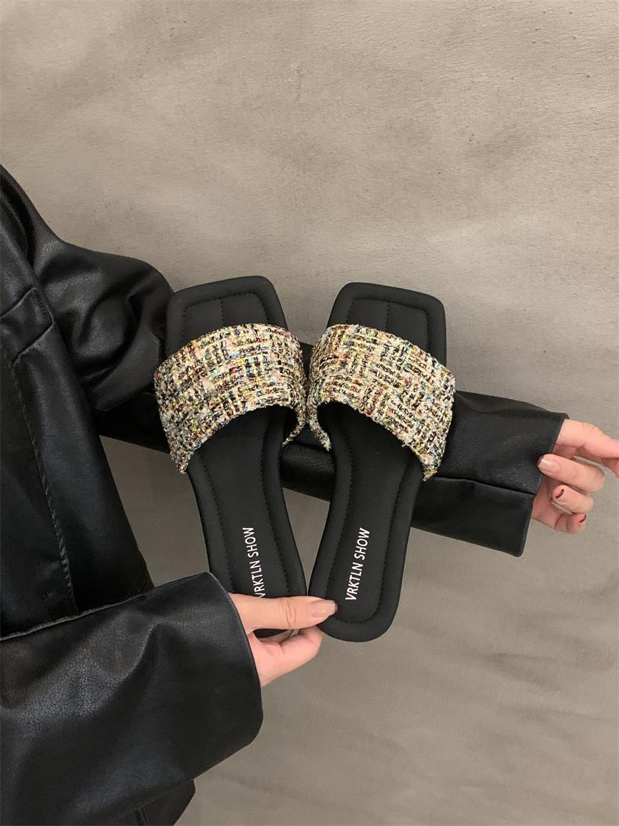 

Шлепанцы Xiaoxiangfeng на плоской подошве, носить сказочную обувь летом 2025 года, новые черно-белые сандалии с квадратным носком. 40 чёрный