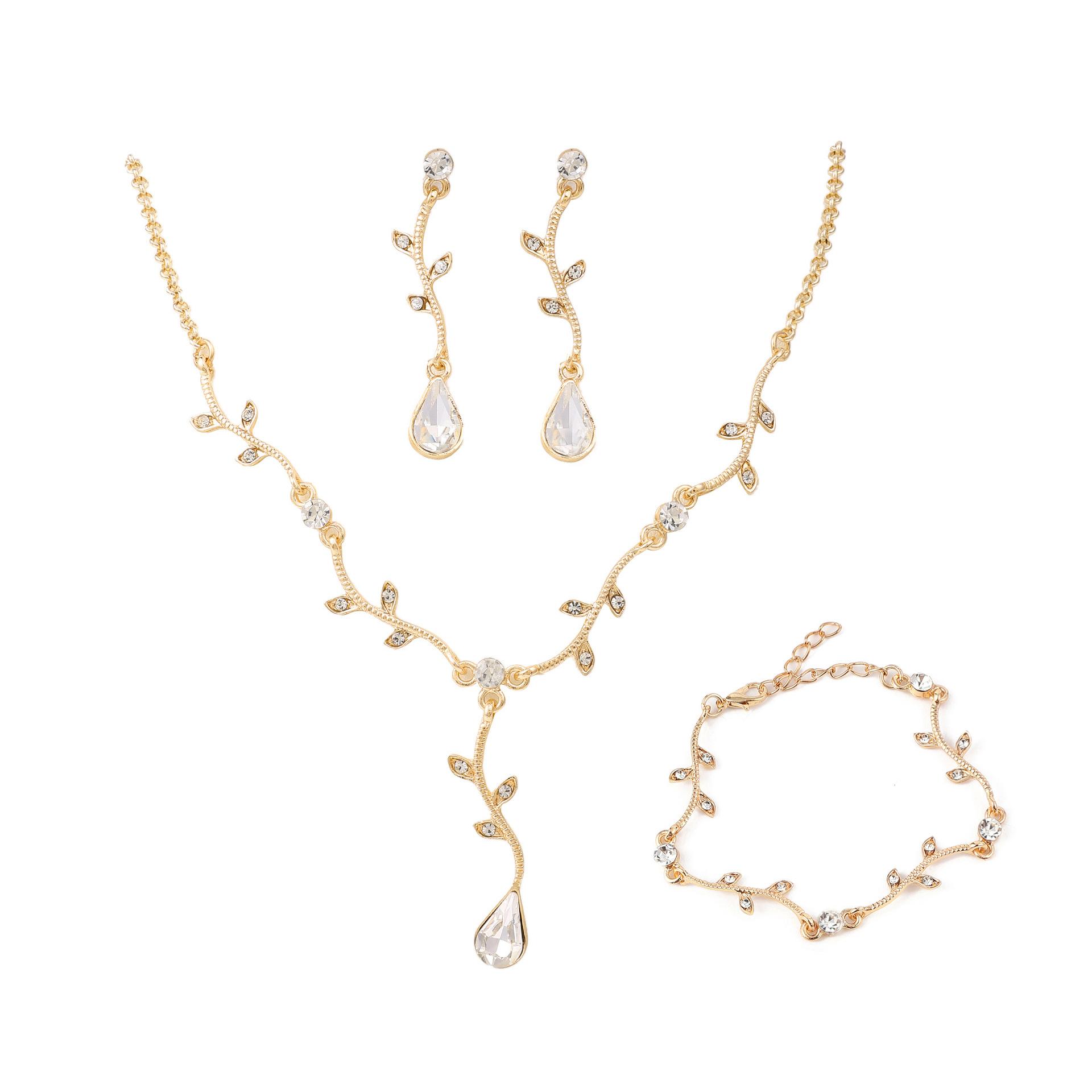 

Explosive necklace, earrings, bracelet, three-piece set of decorations, women s high-end sense niche matching wedding banquet
