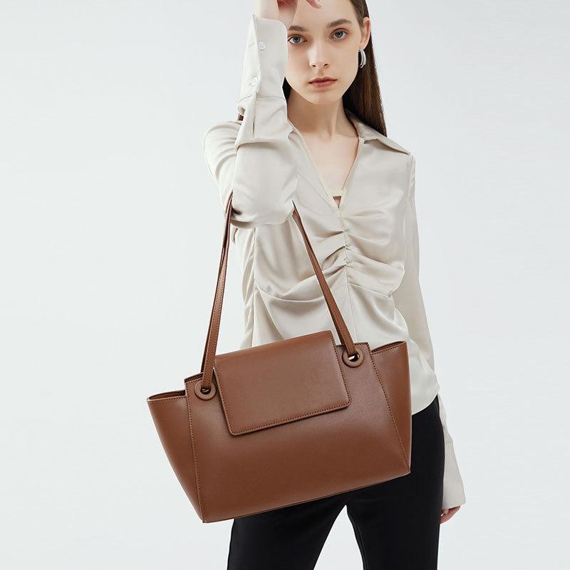 Spring and summer new tote bag women's leather simple commuting large-capacity wing bag shoulder handbag