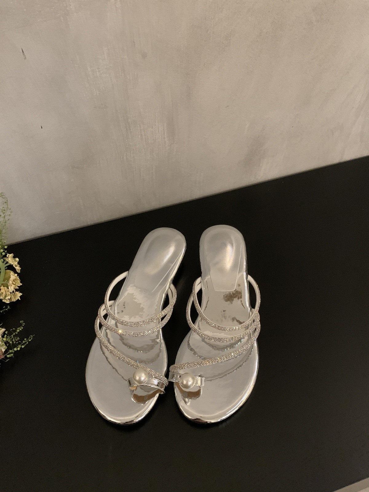 

French wedge heel rhinestone temperament cool slippers fairy shoes wear 2025 new summer skirt pearl sandals 39