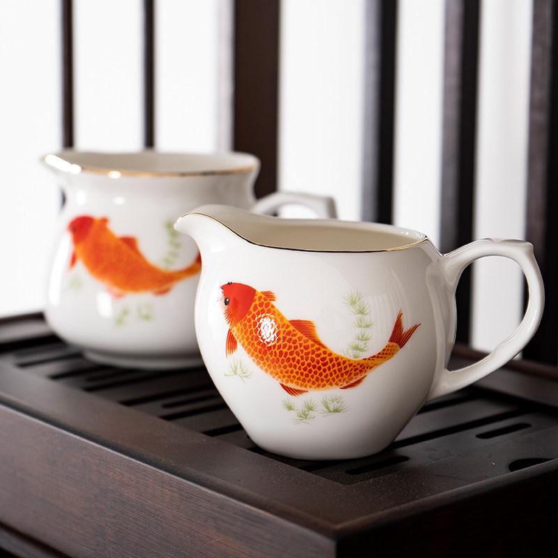 White Porcelain Tea Set: 270ml Pitcher, 190ml Fairness Cup, Milk Pitcher, and Blue & White Landscape Divider.
