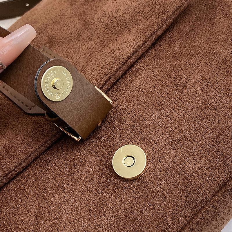 Winter Retro Mattierte Damenhandtasche: 2025 Vielseitige High-End-Mode Nische Schulter Umhänge Pendeltasche