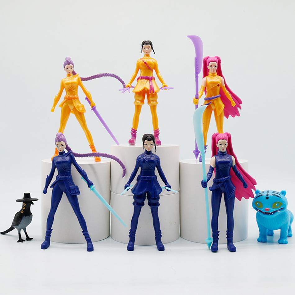 

BESTSELLING Kpop Witch Hunter Girl Group Anime Figurine - Cute PVC Articulated Action Figure, Kids Birthday Decoration & Gift T no box