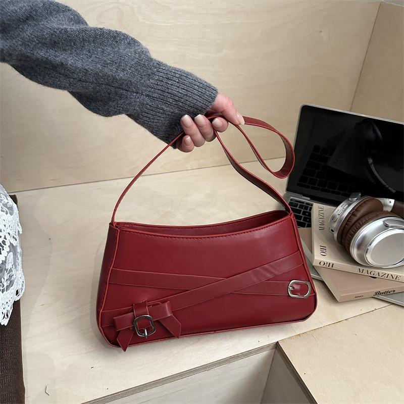 Décoration de ceinture rétro grande capacité hiver nouveau mode décontracté couleur unie sac à bandoulière portable sac sous le bras femmes