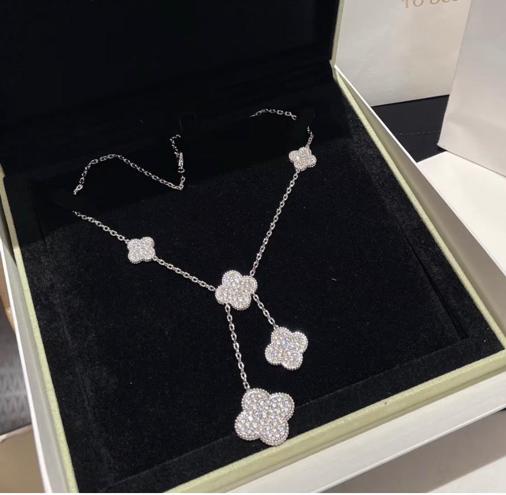 Light Luxury Large Full Diamond Four-leaf Flower Necklace Pendant Long Elegant Super Fairy Jewelry gold plated платиновый