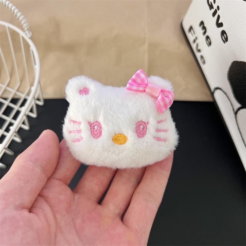 Cute Small KT Cat Plush Doll Brooch for DIY Clothing, Bags, Shoes, and Socks Decoration