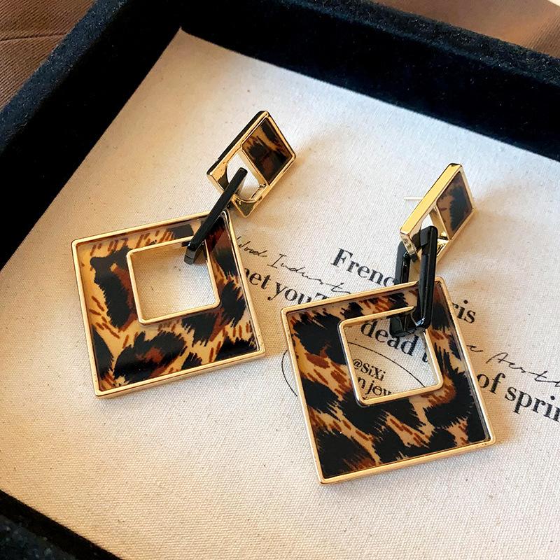 Silver needle simple leopard print geometric stud earrings popular new versatile earrings retro fashion niche earrings