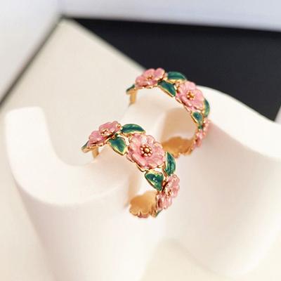 Orecchini a Bottone a Forma di C con Fiore in Smalto Colato Francese Romantico per Donna Nuovi Orecchini di Lusso Leggero di Fascia Alta