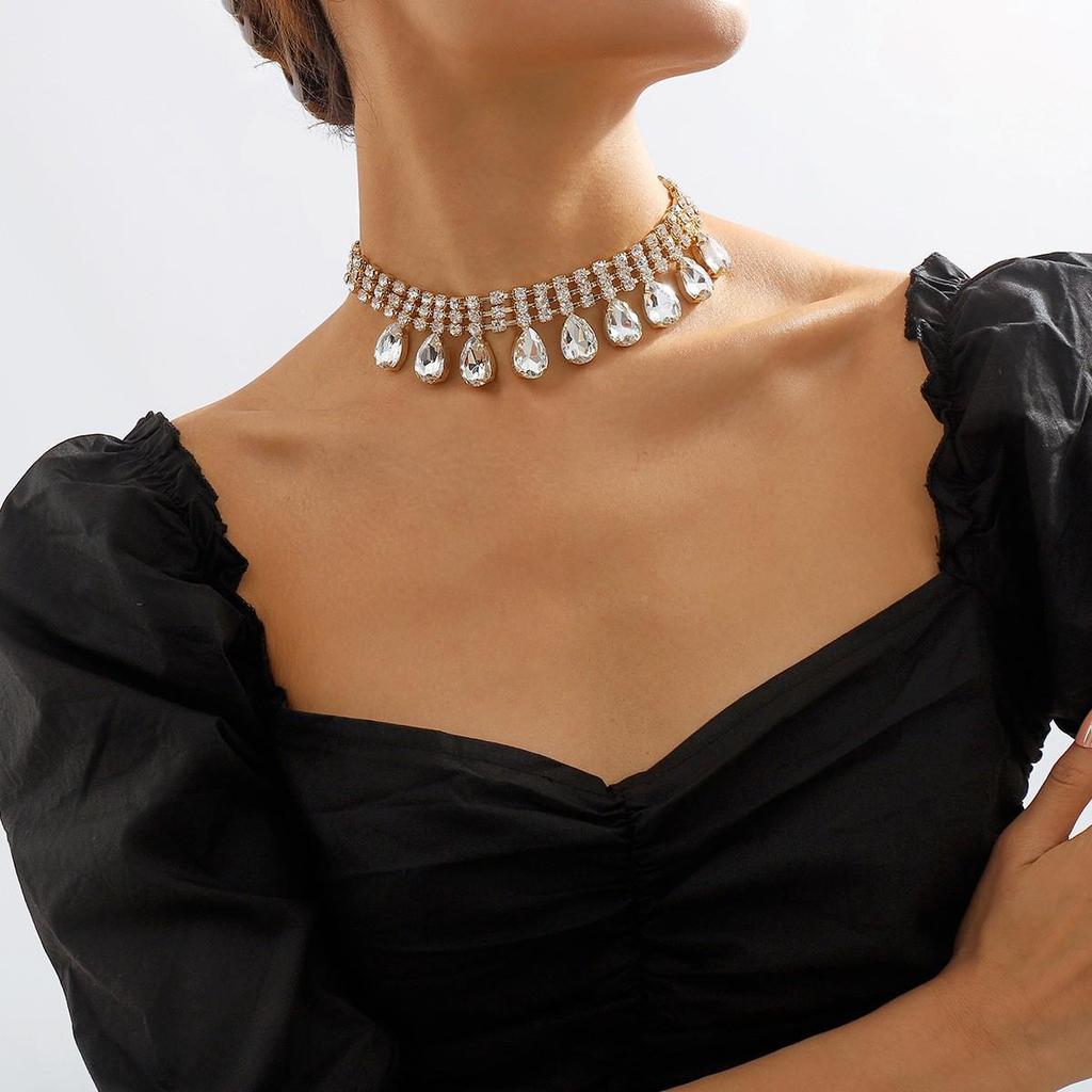French Retro Court-Style Water Drop Diamond Choker Necklace