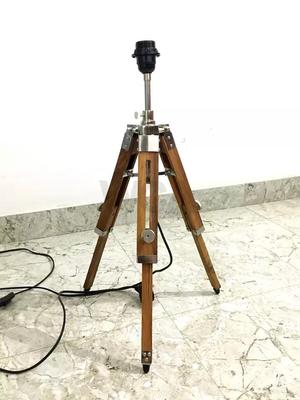 Χειροποίητο Τικ Ξύλινο Ρυθμιζόμενο Τρίποδο Σταντ Υπνοδωματίου Γωνιακό Επιτραπέζιο Λάμπα Αμπαζούρ