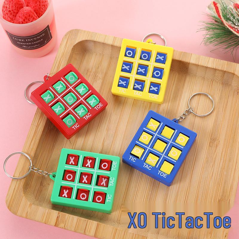 XO Tic-Tac-Toe Rotating Keychain: Children's Educational Circle-Cross Chess Pendant Toy Gift