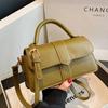 Retro Handbag for Women 2026 New High End Single Shoulder Bag Versatile Fashi Crossbody Small Square Bag Brown