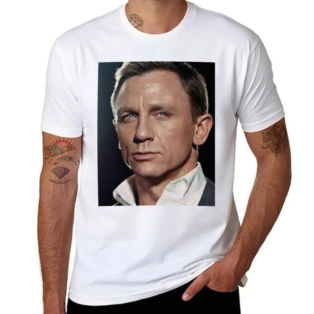 Daniel Craig - Poster T-Shirt Graphics Football T Shirt Customizeds Customs Design Your Own Mens Graphic T-shirts Anime