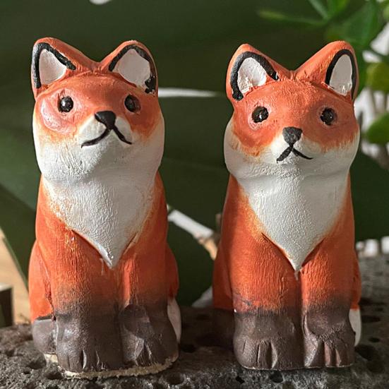 Wooden Fox Figurine Hand Carved Fox Sculpture Small Forest Animal Desktop Ornament for Home Office Table Shelf Decor