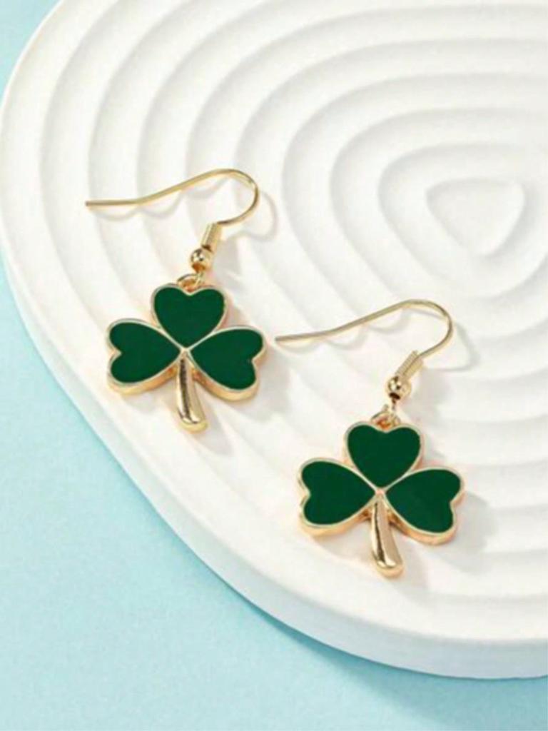 1 Pair Fashionable Heart-Shaped Lucky Clover Earrings, Gift For Women On St. Patrick's Day And Valentine's Day
