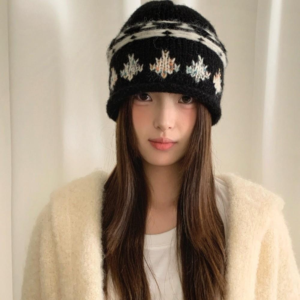 Knitted Retro Beanie Hat Jacquard Pattern Winter Cold Hat Jacquard Knitted Hat Outdoor Activities