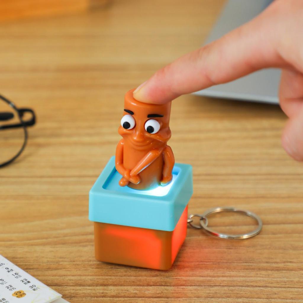 Articulated Shan Hai Jing Wooden Keychain: TungTungTung Sahur Figurine with Language Button