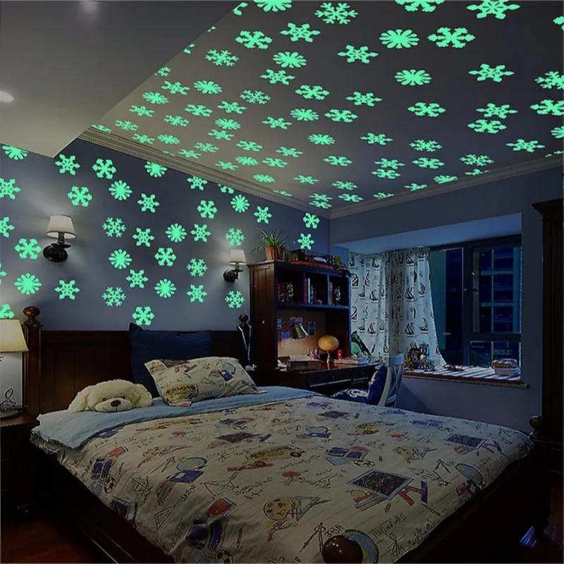 50/100PCS Luminescent Snowflake Wall Stickers, Mini Christmas Snowflake Luminous Wall Decoration Suitable For Home Bedroom Baby Room Decoration